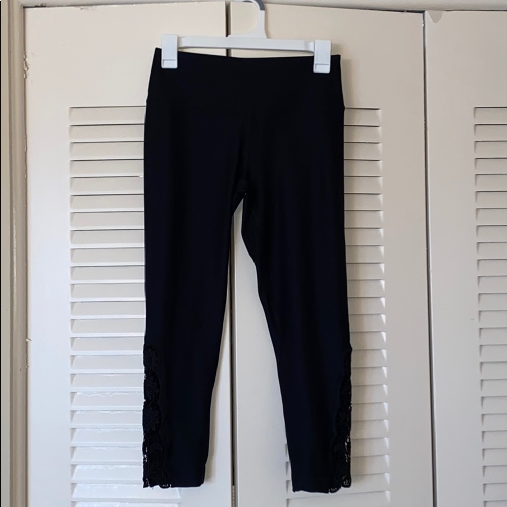 BLACK LACE 90 DEGREE BY REFLEX WORKOUT CAPRIS
